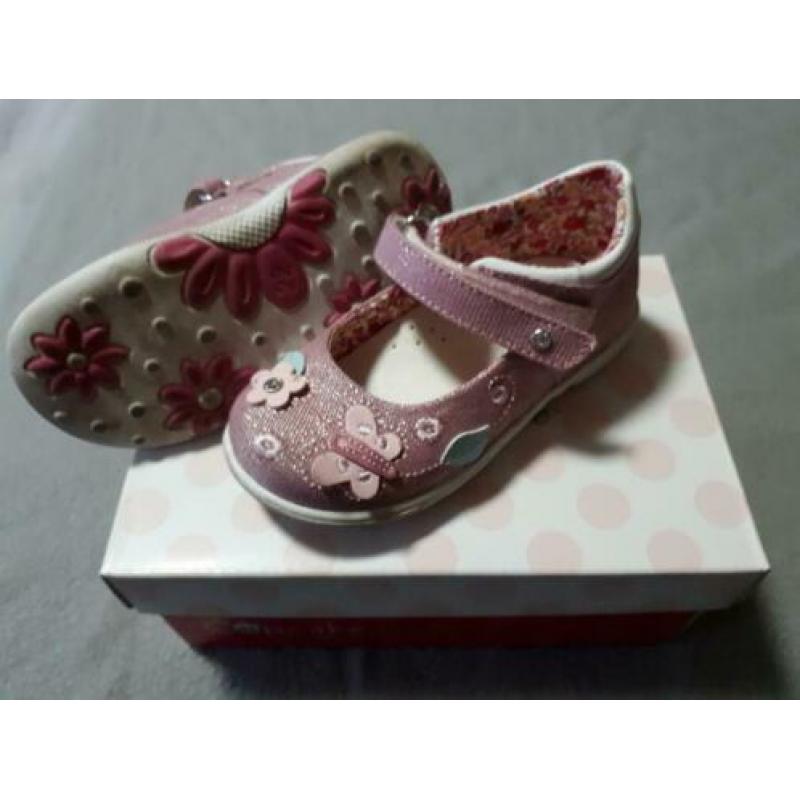 Leuke meisjes schoenen maat 22