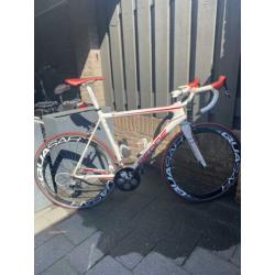 Beone pro Raw carbon racefiets