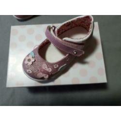 Leuke meisjes schoenen maat 22