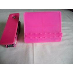 SETJE: roze perforator*nietmachine*potloden met 2 etui's