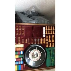 Te koop groot houten schaakspel