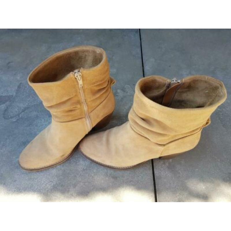 Enkellaars, beige suède, maat 38