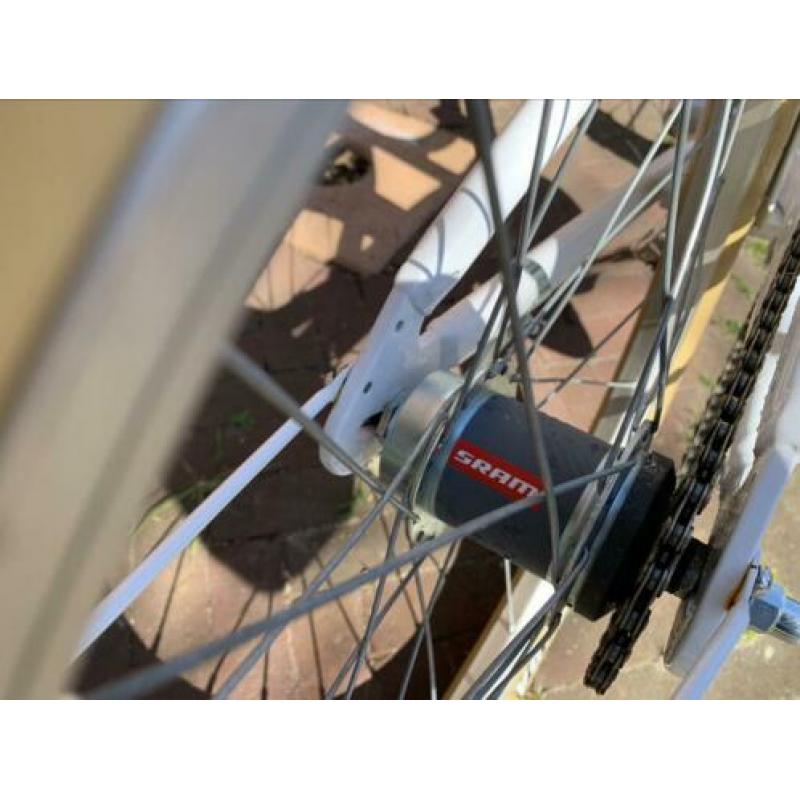 Creme Mini Molly 20 inch met automatische SRAM versnelling