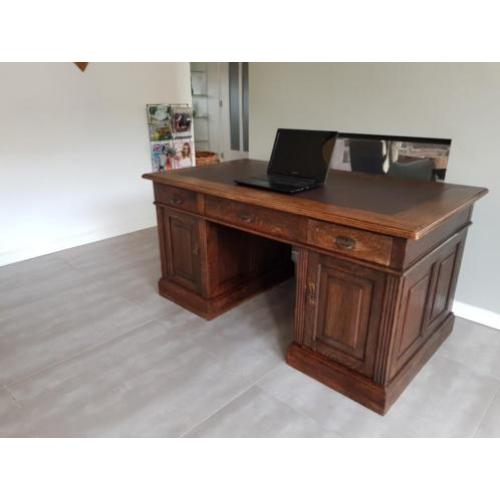 Prachtig Groot antiek bureau met leder inleg