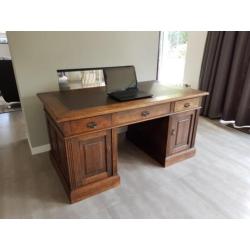 Prachtig Groot antiek bureau met leder inleg