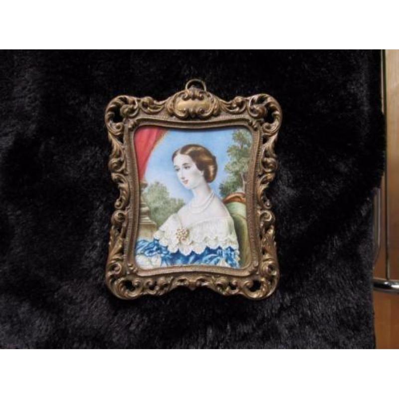 ====1880=miniatuurportret in koperen lijst=1880===