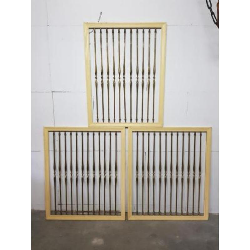3 messing frames uit de jaren 50/60, €395,-.