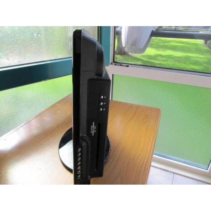 mooie lcd tv met dvd merk sweex tv022 22inch