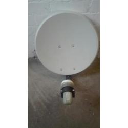 Kleine antenne schotel met beugel ,ideaal voor caravan