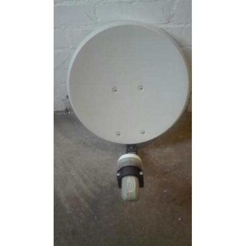 Kleine antenne schotel met beugel ,ideaal voor caravan