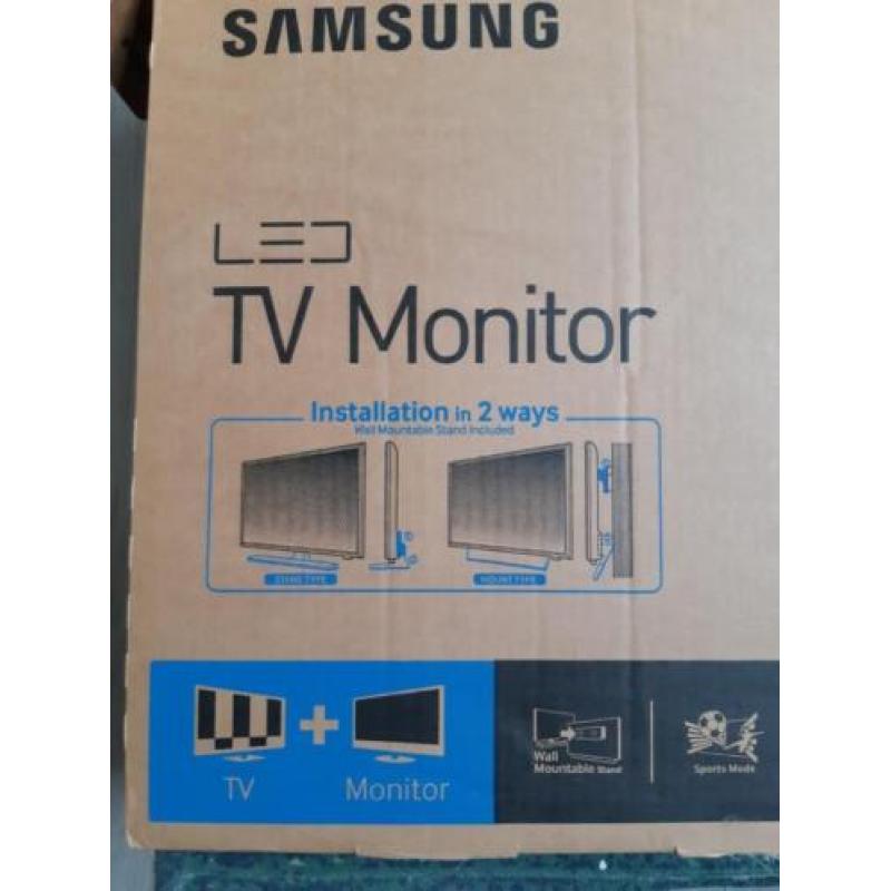 Samsung TV/ Monitor 28' / 69cm met ophang systeem