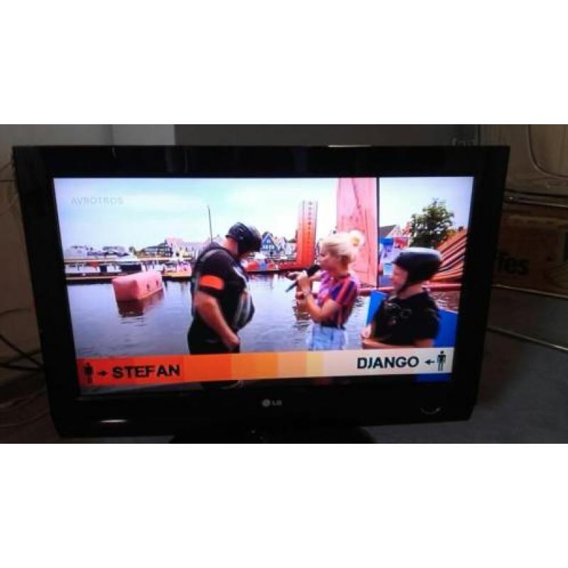 LG TELEVISIE 81 cm.PERFECT BEELD 32LG4000 INGEBOUWDE D.V.D.