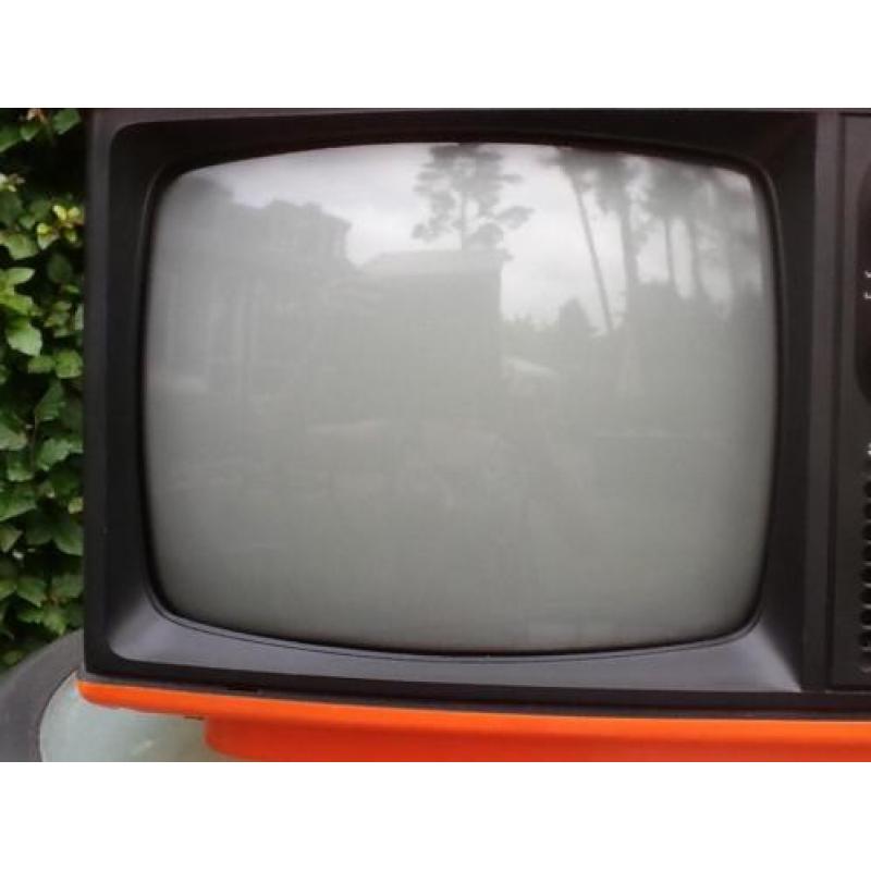 Tv vintage Oranje in zeer goede staat bekijk de foto,s