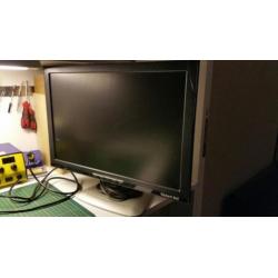 3 x Monitoren TFT schermen