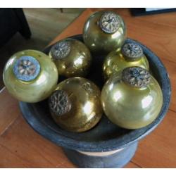 6 antieke, gouden kerstballen