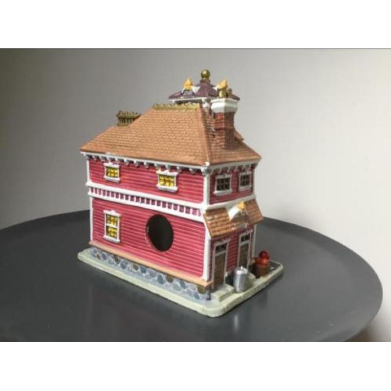 Lemax Village Collection Hill 'N Dale School Kersthuisje