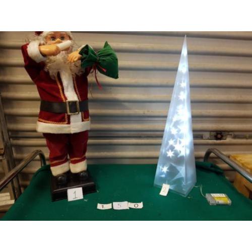 Kerstman op batterijen en piramide met verlichting