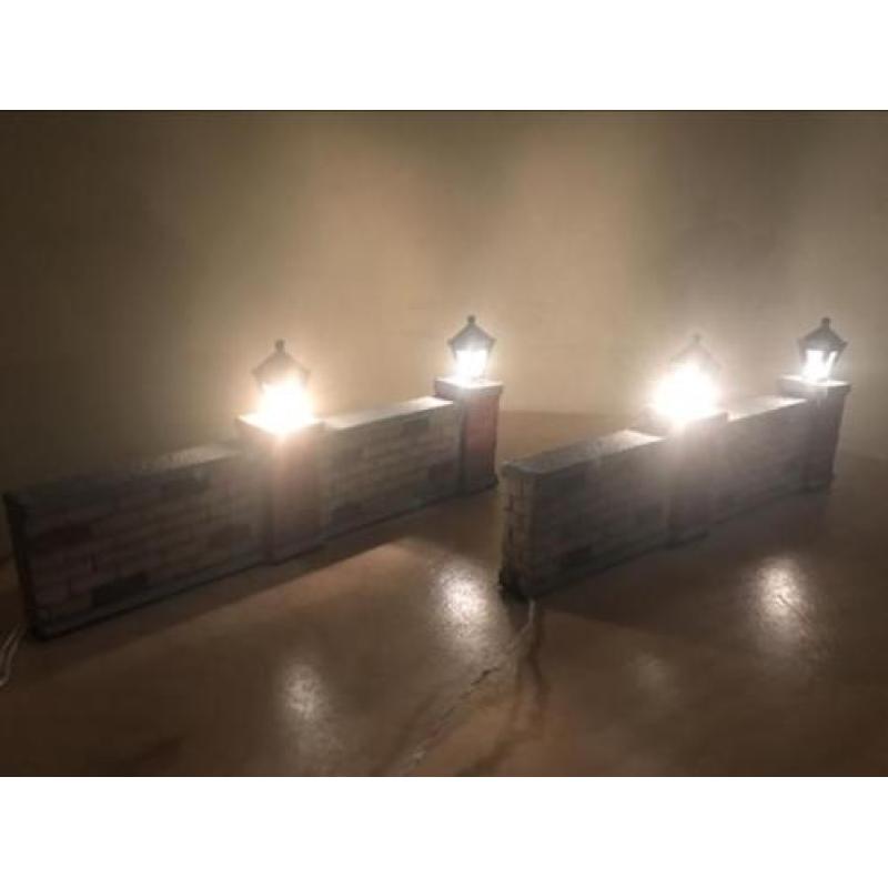 Lemax stenen hek met lamp