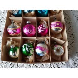 12 oude brocante antieke gekleurde kerstballen/kerst
