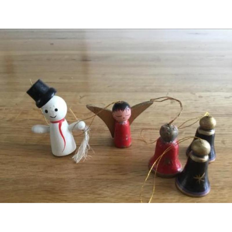 Kleine vintage houten kerst figuurtjes.