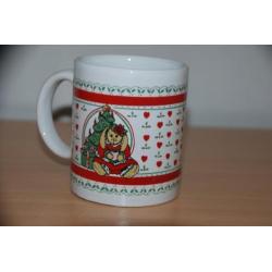 Kerst mok. Met beer en kerstboom.