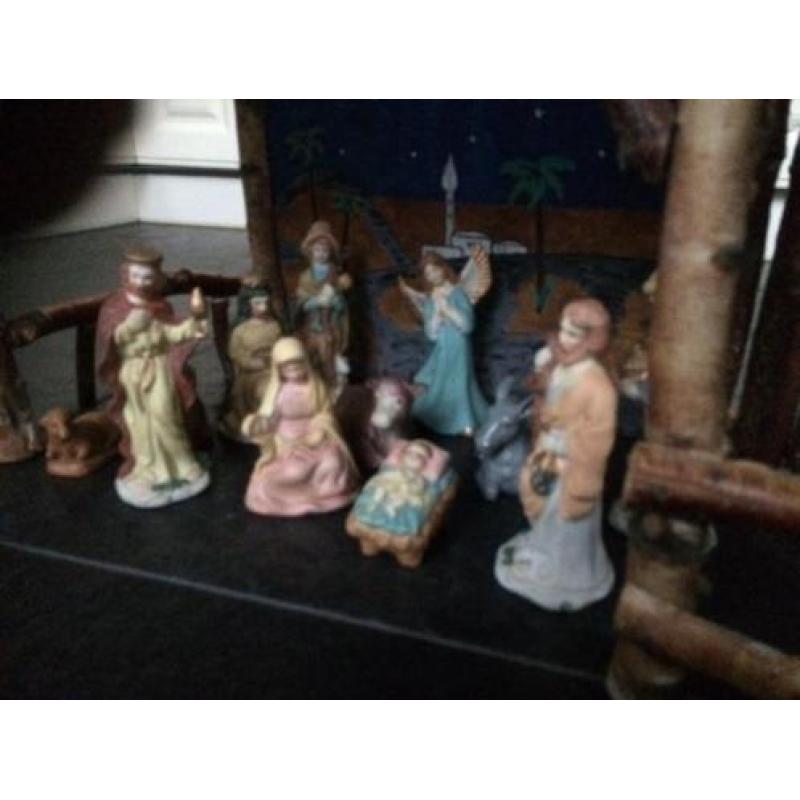kerststal van berkenhout