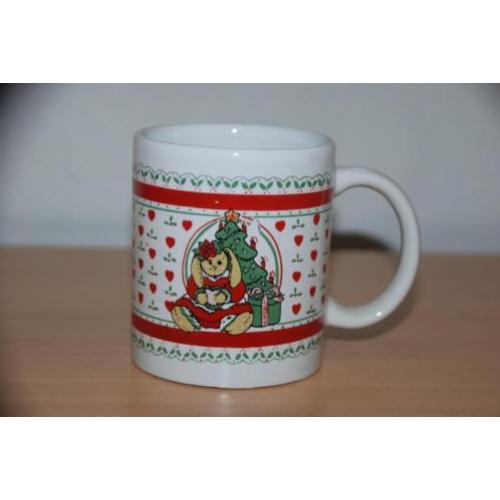 Kerst mok. Met beer en kerstboom.