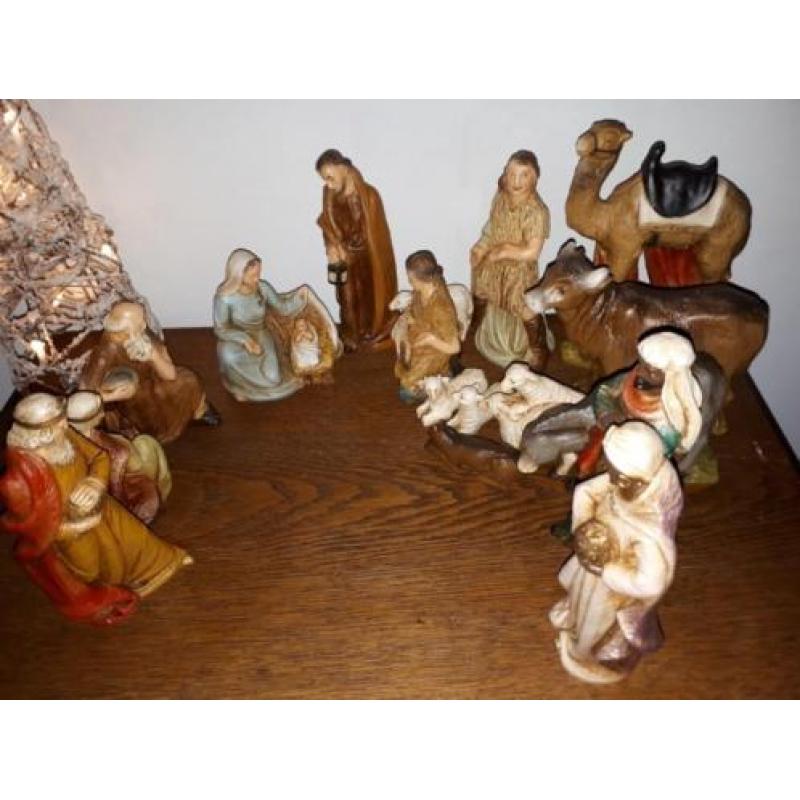 Kerststalbeelden polyserin 18 delen.