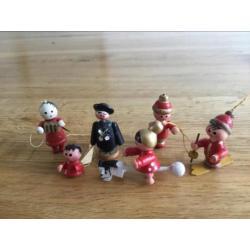 Kleine vintage houten kerst figuurtjes.
