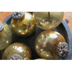 6 antieke, gouden kerstballen
