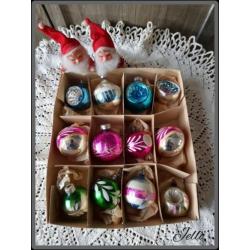 12 oude brocante antieke gekleurde kerstballen/kerst