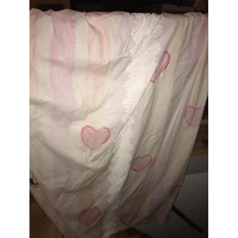 Gordijnen met pastel hartjes