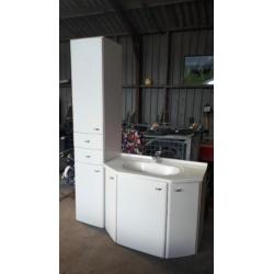Mooi badmeubel en bad te koop