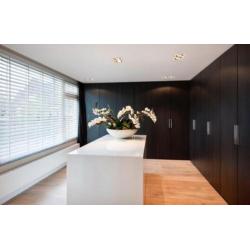 AD 36 | Witte 50mm houten jaloezieen in diverse vaste maten