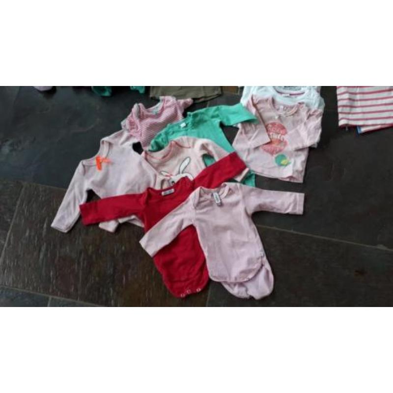 Babykleertjes meisje mt 50 tm 68.