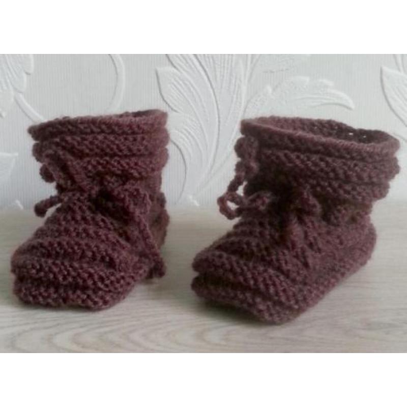 Bruine Baby Booties maat 0-3 maanden