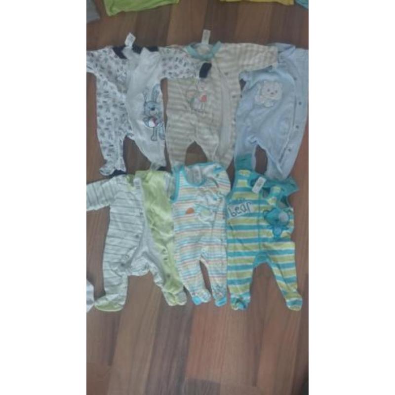 Babykleding maat 50/56 pakket 30 stuks jongen