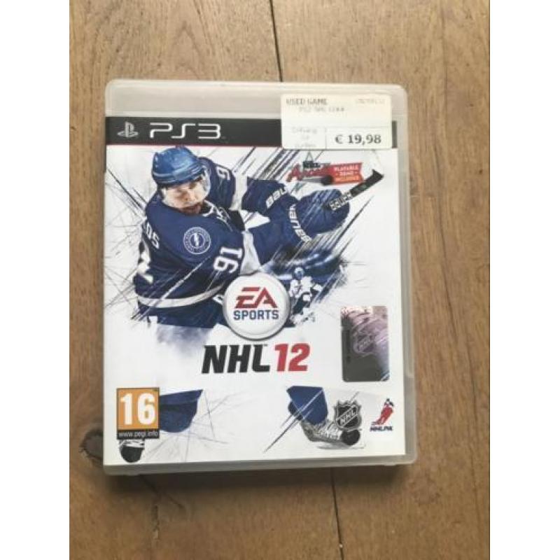 Sony PlayStation 3 slim console. 2 controllers en 500GB