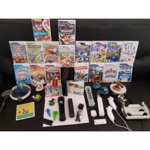 19 wii spellen met complete Wii set /controllers /skylanders
