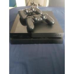 Playstation 4 500GB met 2 controllers