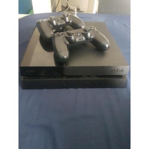 Playstation 4 500GB met 2 controllers