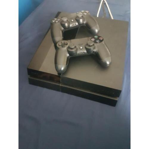 PlayStation 4 500GB met 2 controllers