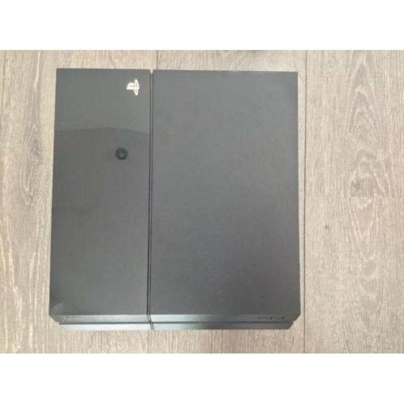 PS4 + 8 games + PS Camera + mono headset!