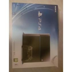Playstation 4 500GB met 2 controllers
