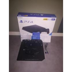 PlayStation 4 slim 500gb