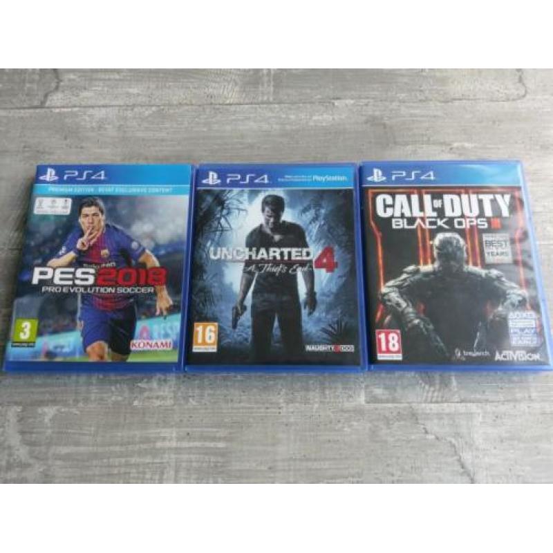 PS4 Slim 1TB met 2 controllers en 3 games