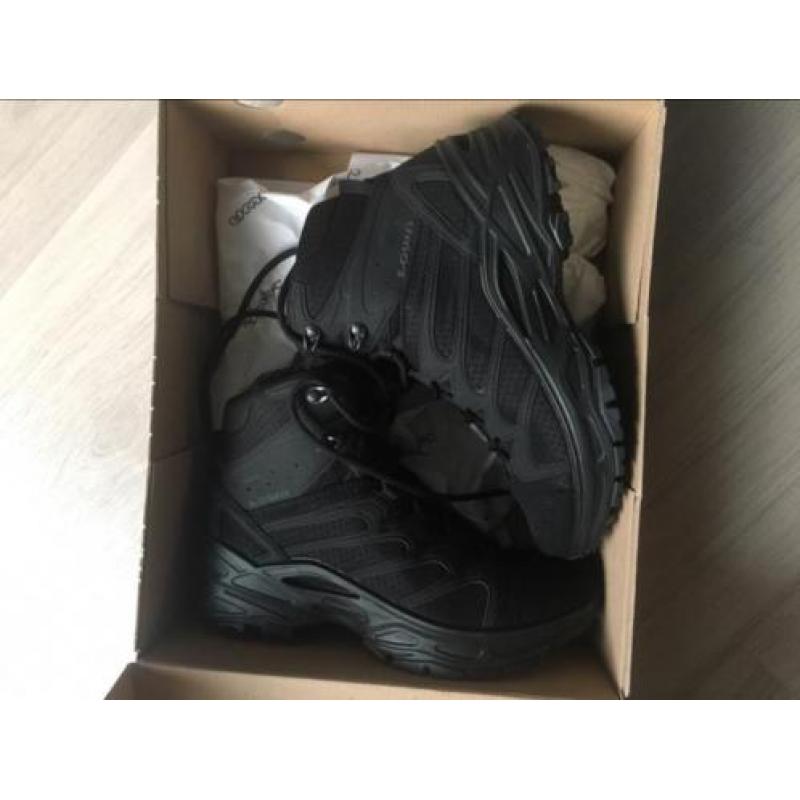 Nieuwe Lowa innox gore-tex all black wandelschoenen